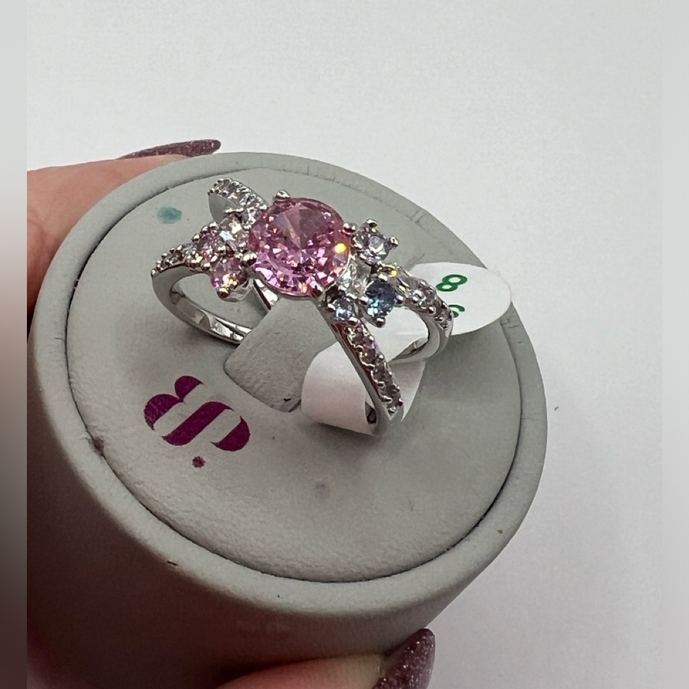 NWT- size 8 ring